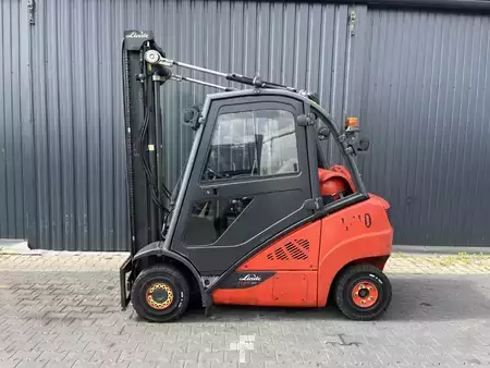 Wózki gazowe 2018  Linde H25T-02 (2)