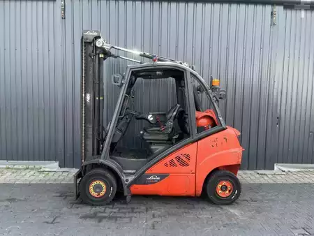Wózki gazowe 2018  Linde H25T-02 (2)
