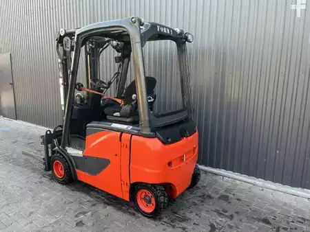 Elektromos 4 kerekű 2011  Linde E20PH-01 (3)