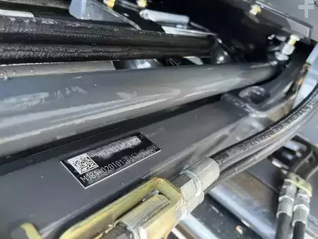 Elektromos 4 kerekű 2011  Linde E20PH-01 (5)