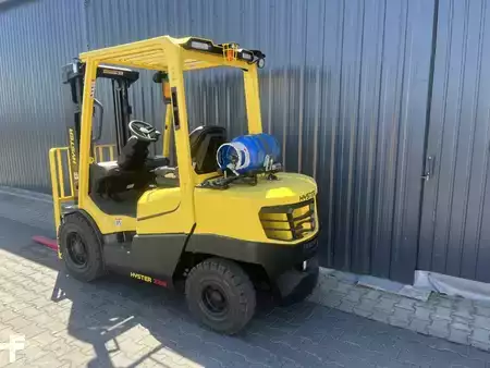 Empilhador a gás 2023  Hyster H3.0A (3)