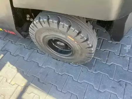 Empilhador a gás 2023  Hyster H3.0A (9)