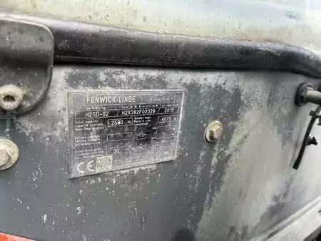 Wózki widłowe diesel 2015  Linde H25D-02 (4)