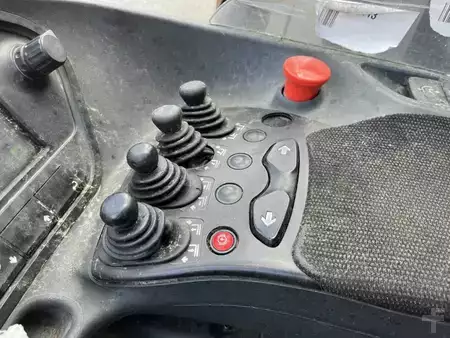 Reach Truck 2018  Linde R12B-01 (9)