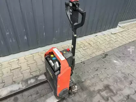 Elektromos emelőkocsik 2022  BT LHE130 (6)