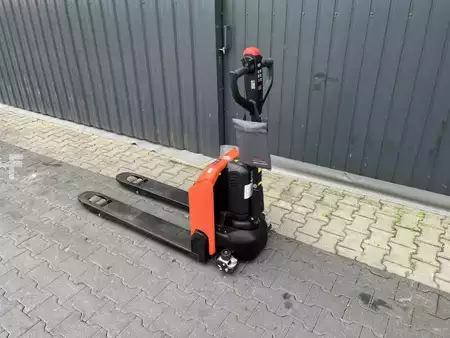 Elektromos emelőkocsik 2024  BT LHE130 (3)