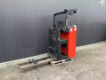 Stoccatori uomo seduto  Linde L14RW (1)