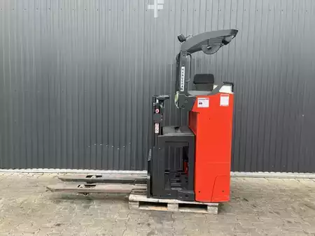Stoccatori uomo seduto  Linde L14RW (2)