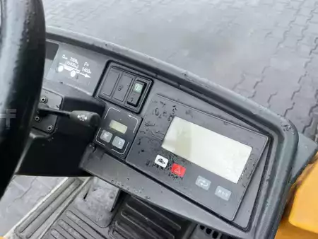 Traktor 2020  Jungheinrich EZS570 (8)