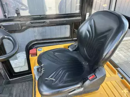 Traktor 2020  Jungheinrich EZS570 (8)