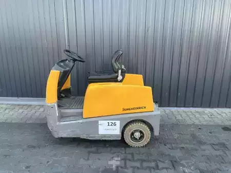 Traktor 2020  Jungheinrich EZS570 (2)