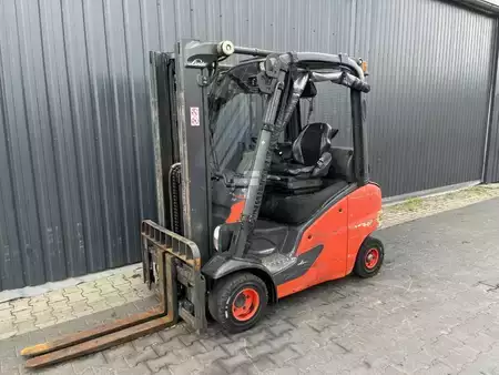 Wózki gazowe 2019  Linde H20T-01 (1)