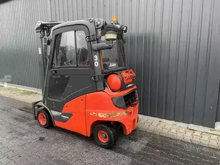 Wózki gazowe 2021  Linde H18T-01 (3)