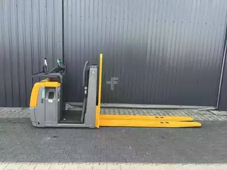 Horizontal Order Pickers 2022  Jungheinrich ECE320 (2)