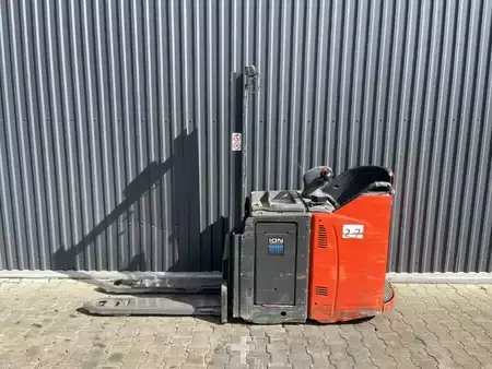 Stacker stå på 2019  Linde D12SP (2)