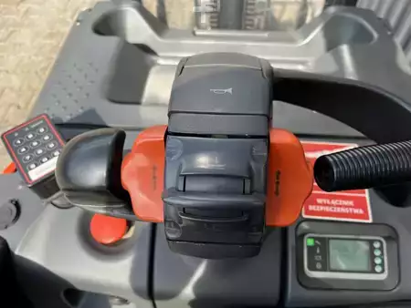 Stacker stå på 2019  Linde D12SP (9)