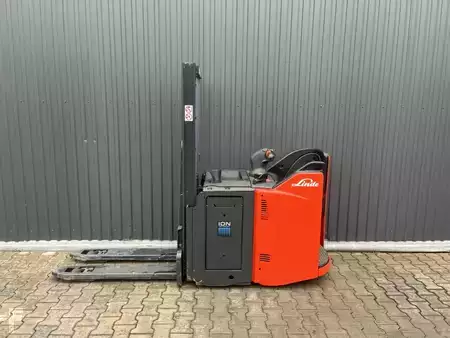 Stoccatori uomo a piedi 2019  Linde D12SP (2)