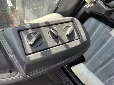 Carretilla elevadora GLP 2022  Linde H14T-01 (6)