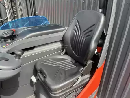 Carretilla retráctil 2022  Linde R14 (9)