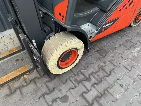 Wózki gazowe  Linde H25T-02 (10)