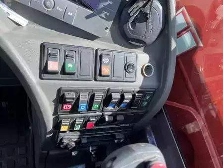 Ładowarki teleskopowe obrotowe  Manitou MRT1840 (6)