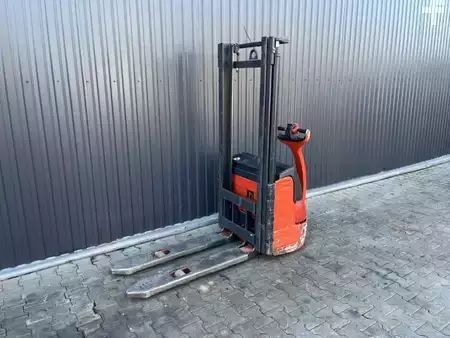 Wózek wysokiego podnoszenia  Linde L12 (1)