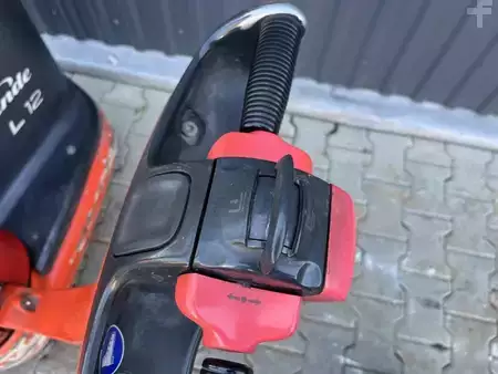 Wózek wysokiego podnoszenia  Linde L12 (8)