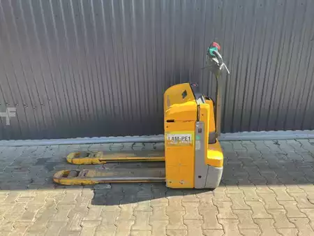 Lavtløftende truck 2021  Jungheinrich EJE120 (2)