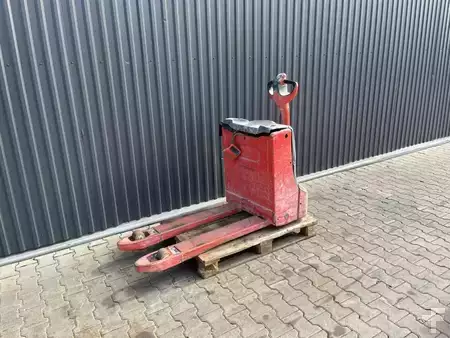 Elektrische palletwagens 2015  Linde T18 (1)