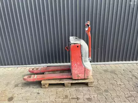 Elektrische palletwagens 2015  Linde T18 (2)