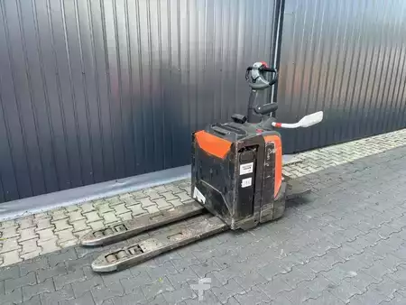 Nízkozdvižný vozík 2019  BT LPE200 (1)