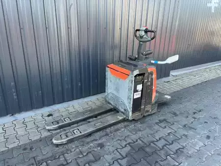 Nízkozdvižný vozík 2019  BT LPE200 (1)