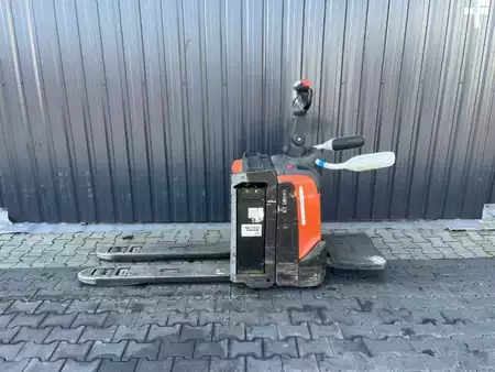 Nízkozdvižný vozík 2019  BT LPE200 (2)