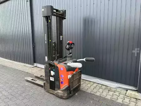 Stacker stå på 2021  BT SPE140 (3)