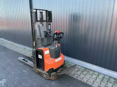 Stacker stå på 2020  BT SWE120 (3)