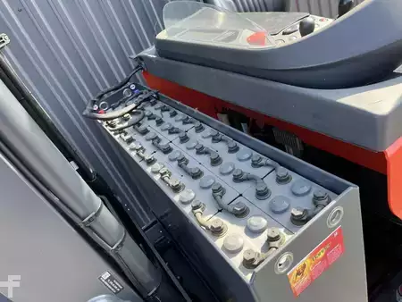 Reach Trucks 2019  Linde R10B (8)