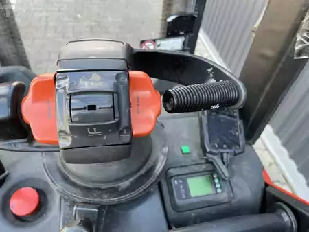 Stoccatori uomo a piedi 2020  Linde D12SP (9)
