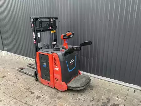 VZV s plošinou pro řidiče 2020  Linde D12AP (3)