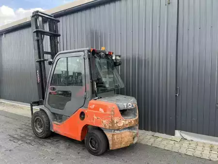 Diesel heftrucks 2014  Toyota 8FDJF35 (3)