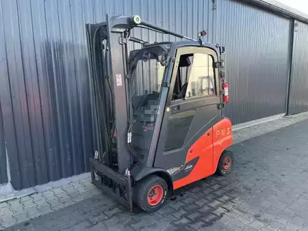 Treibgasstapler 2022  Linde H20T-01 (1)