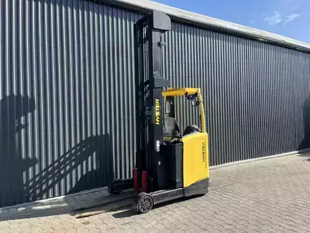 Schubmaststapler 2019  Hyster R1.4 (1)