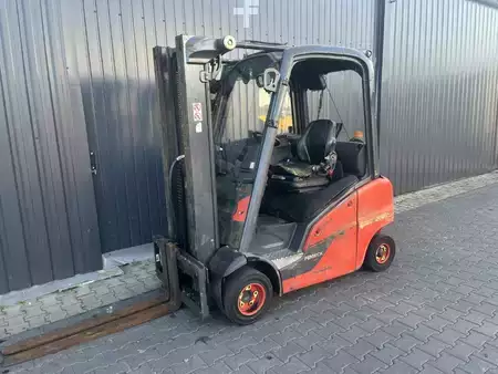 Treibgasstapler 2022  Linde H20T-01 (1)
