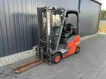 Treibgasstapler 2022  Linde H14T-01 (1)