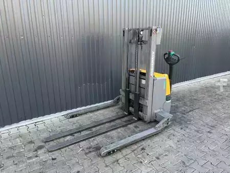 Apilador eléctrico 2019  Jungheinrich EJCB12 (1)