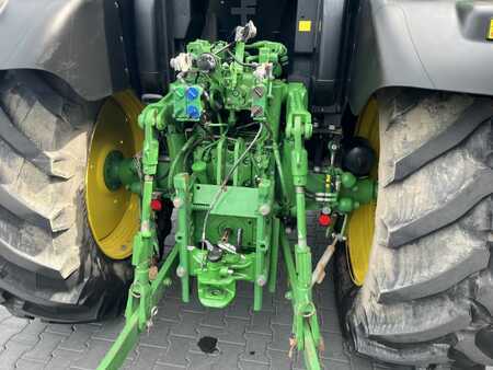 Traktor 2016  John Deere 6105R  (9)