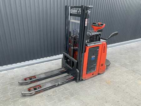 Stackers Stand-on - Linde D14AP (1)