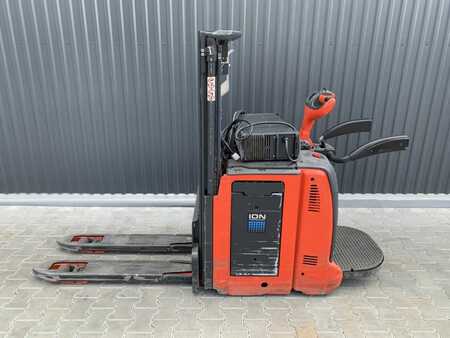 Stackers Stand-on - Linde D14AP (2)