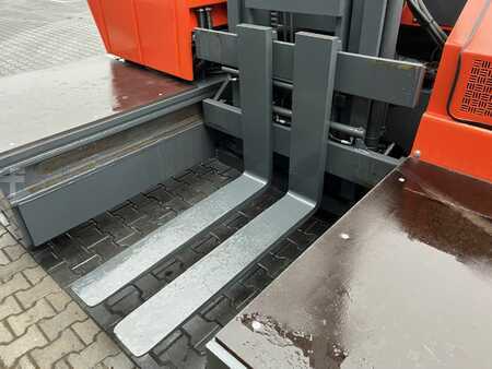 Four-way trucks 2006  Combilift C5000SL (10)