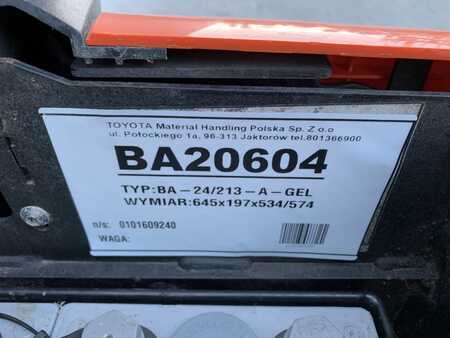 Porta-paletes elétrico 2015  BT LWE200 (6) 