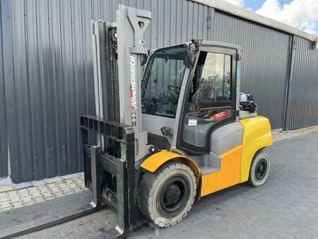 Carrello elevatore a gas 2017  Jungheinrich TFG S50 (1)